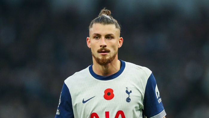 Cum a descris Tottenham pe site-ul oficial prestația lui Radu Drăgușin din România – Cipru 4-1