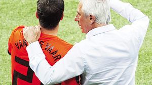 Niciun meci fără "van"!** Naționala Olandei nu a mai evoluat din 1996 fără vreun  jucător cu prefixul "van" în fața numelui