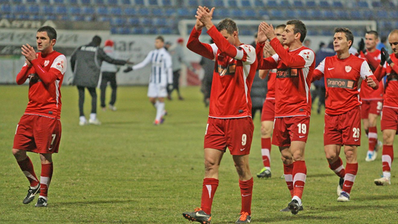 "Cu două transferuri, Dinamo ia titlul!"** Astea sunt țintele "câinilor"