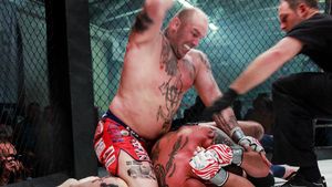 VIDEO Cătălin Zmărandescu și-a apărat centura după ce și-a bătut crunt adversarul