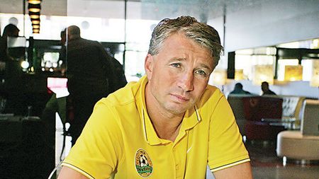 Din Barcelona, Petrescu neagă că ar fi ajuns la un acord cu Dinamo Moscova!** "Aștept o ofertă de oriunde din lume"