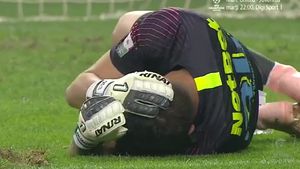 Bălgrădean a fost făcut K.O de olteni! FOTO | Obiectul care l-a pus la pământ pe "Pufi"