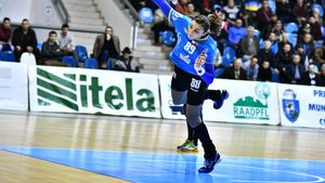 Și Craiova visează frumos în Europa! Ardean, Florianu & Co au luat un avans bun după prima manșă în "dubla" cu Debrecen pentru calificarea în grupele Cupei EHF