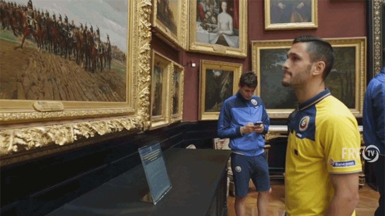 VIDEO | Iordănescu și-a dus jucătorii la muzeu. "Tricolorii" au vizitat castelul cu a doua cea mai mare colecție de tablouri, după Luvru