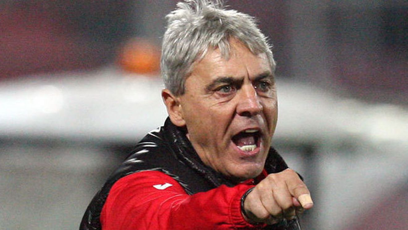 Cârțu aruncă masca: "Țin cu Steaua". Antrenorul oltenilor e de mic cu "roș-albaștrii" 