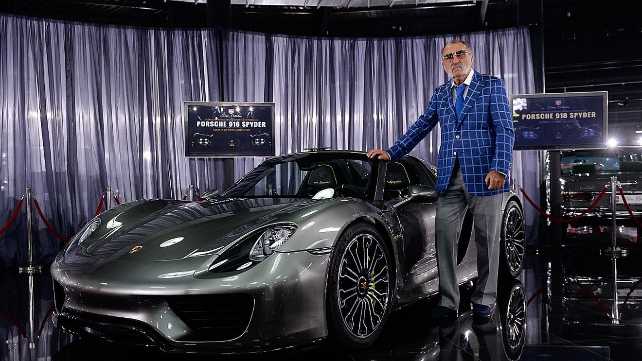 Reacția unui cunoscut vlogger auto din Marea Britanie când a văzut colecția privată de mașini a lui Ion Țiriac: „Am ajuns în Paradis!" VIDEO