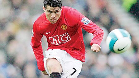 Ronaldo: „Rămân la United"