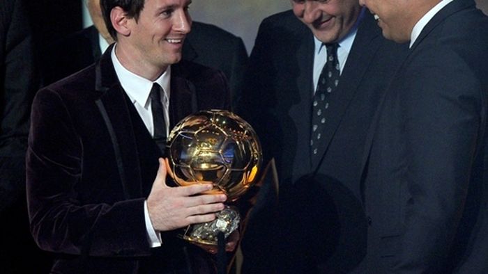 Messi, după al treilea Balon de Aur: "Vreau să împart titlul cu Xavi"** Ce diferență a fost între el și Cristiano Ronaldo