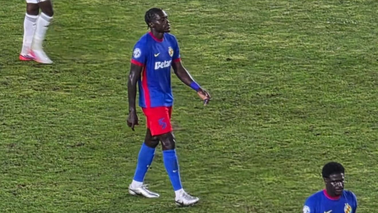 Dawa, ce GAFĂ! Fundașul FCSB s-a făcut de râs la meciul cu Botoșani: cum a reacționat imediat după greșeala uriașă