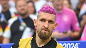 Fostul mare fotbalist neamț, atac devastator împotriva lui Andrich, jucătorul Germaniei care l-a copiat pe Andrei Rațiu și s-a vopsit în cap, dar roz! „Poate că se simte femeie! UEFA să interzică aceste culori ale părului”