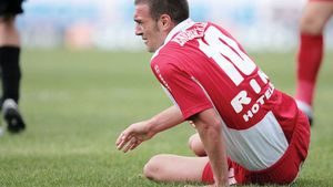 Drama lui Alexe: "Stau singur, departe de colegii mei! Sunt trist"