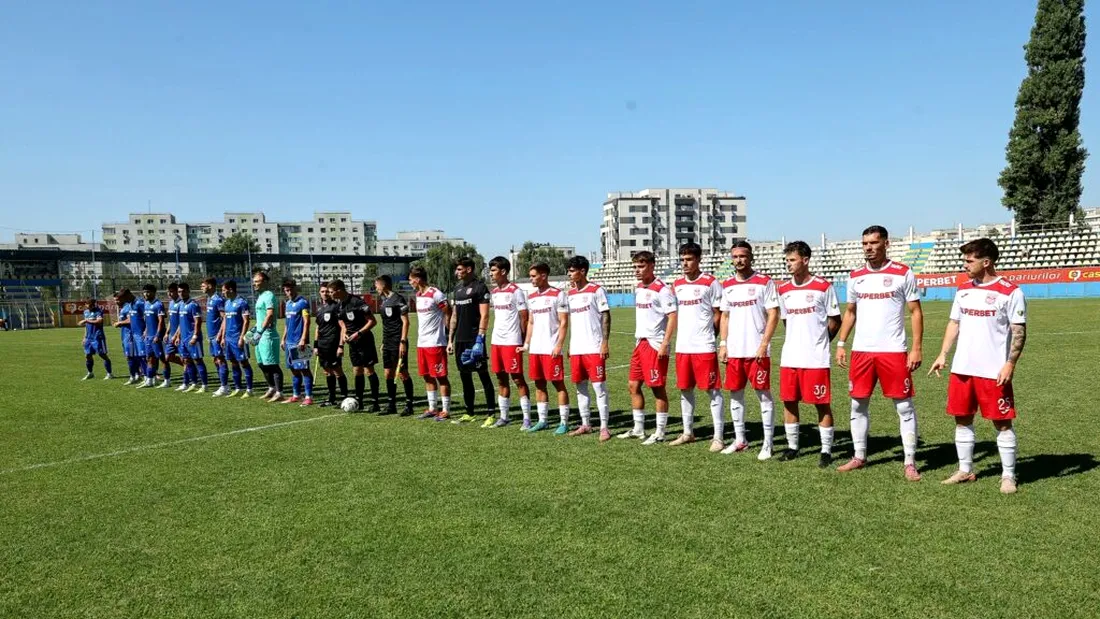 Miercuri ratase calificarea în Play-off-ul Cupei României cu CSM Târgu Jiu, sâmbătă a debutat la CS Dinamo, în Liga 2, și a devenit cel mai în vârstă jucător din lotul lui Ionuț Chirilă. ”Am oportunitatea să îmbrăc tricoul echipei mele de suflet”