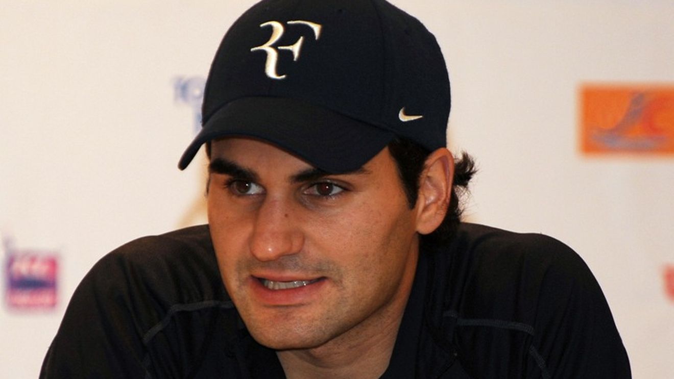 Federer se bate cu Murray pentru Trofeul Campionilor