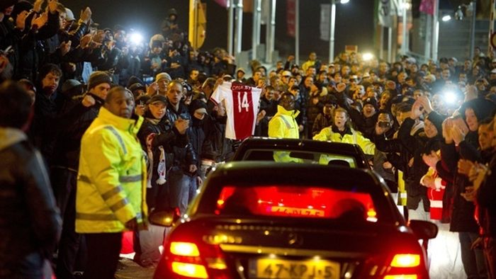 76 de suporteri ai lui Ajax au fost arestați!** Aveau asupra lor gaze lacrimogene și stupefiante
