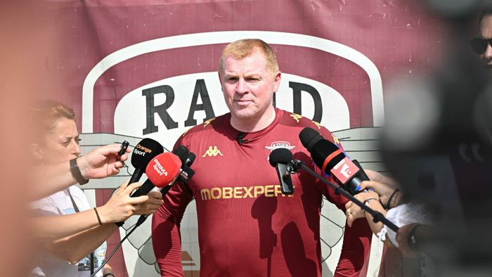 „Nu e nimeni ca el în toată Europa”. Neil Lennon nu a mai rezistat și l-a distrus pe Marius Șumudică: așa l-a numit antrenorul Rapidului!
