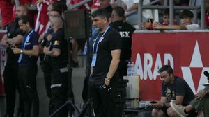 UTA s-ar mulțumi cu remiza și pe „Cluj Arena”, dar Mihalcea nu-și bagă echipa cu fundul în poartă: „Vom improviza!"