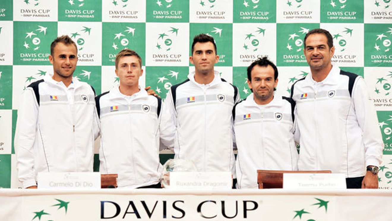 Ne-am pregătit de înfrângere! Oficialii federației au dus echipa la Cluj, pe un teren care îi dezavantajează pe tricolori. Motivele deciziei