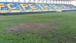 Când se schimbă cel mai prost gazon din Superliga și cum 100 de camioane cu deșeuri vor duce operațiunea la peste 1 milion de euro!