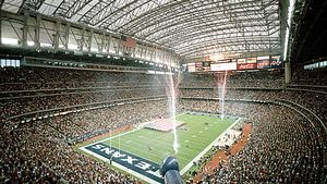 Un stadion ultramodern, in loc de doua mai mici