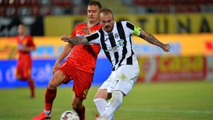 Reacție genială a lui Denis Alibec când a auzit de o eventuală primă de la Ioan Niculae + cum i-a certat Bogdan Andone la pauză