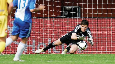 Lung jr, scos din poartă de Piți!