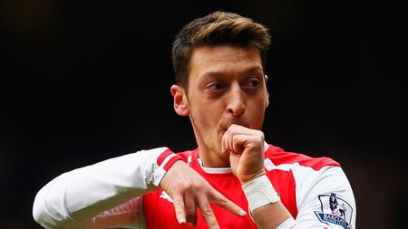 Mai rău ca Alibec și Neymar! Motivul incredibil pentru care Ozil e lăsat pe tușă de Emery. Un joc video i-a luat mințile: "A jucat 6.000 de meciuri"