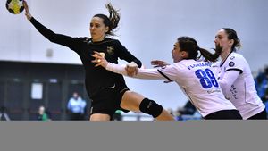 Se știu primele echipe calificate în sferturile de finală ale Cupei României la handbal feminin. Două echipe din Top 4, eliminate în "optimi"