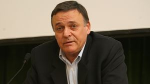 "În primii 5 arbitri gafeuri din Liga I se găsește și un ecuson FIFA!" CINE CREZI CĂ‚ ESTE?