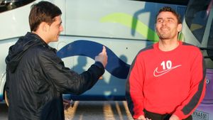 Trică îl sfătuiește pe Rădoi: "Fotbaliștii să joace pe teren, nu să aranjeze meciuri!"