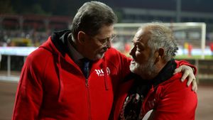 Ce se întâmplă cu Cornel Dinu după ce a spus că-și „așteaptă sfârșitul”: „A renunțat la somnifere”