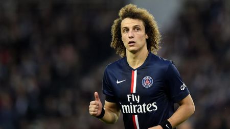 În numele fiului. După ce a fost contestat pentru gafele din meciul cu Barcelona, David Luiz a fost consolat de mama sa: "O să te iubesc mereu"
