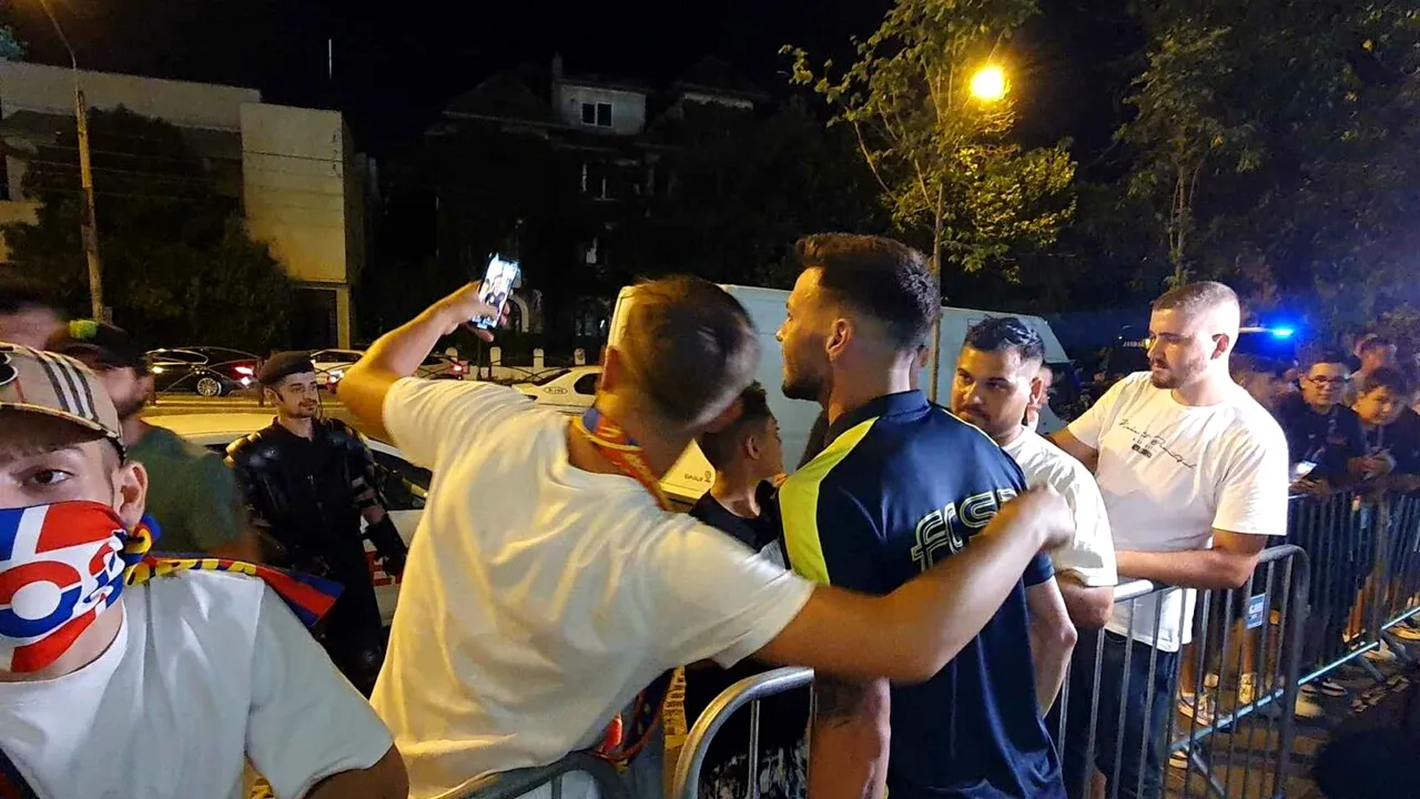 „I, Love You, Coman!” „I love you, Compagno!” Imagini de senzație, la finalul derby-ului FCSB - Dinamo. Ce s-a întâmplat în fața arenei „Arcul de Triumf” și cum a fost sărbătorită victoria din Superliga | FOTO EXCLUSIV
