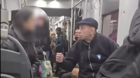 Scene ireale! Legendarul jucător al României, înjurat în tramvai de o tânără: ”E vorba de civilizație”