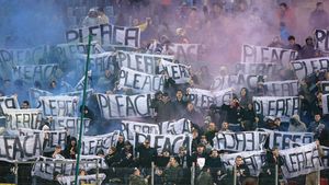 Gigi Becali nu are bani de transferuri, dar deciziile sale o costă pe Steaua peste 2 milioane de euro! Gafele care vor îndepărta echipa de fani