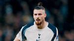 Radu Drăgușin, în mijlocul celei mai controversate faze din Fulham – Tottenham! VAR n-a dat fault la golul gazdelor, deși românul a fost împins clar