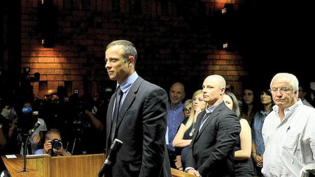 Oscar Pistorius a fost acuzat de crimă cu premeditare!** Prima mărturie a apărării: "Am crezut că este un hoț!"
