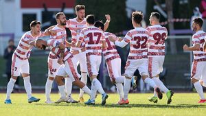 Rapid a încheiat licitația cu tricourile speciale utilizate în derby-ul cu ASU Poli. Suma strânsă va fi donată către ”Salvați Copiii” Timișoara. Un suporter a câștigat cinci tricouri, printre care și pe cel mai scump, al lui Ionuț Voicu