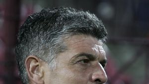 Andone: "Argaseala ridica fanionul bine pentru unii"