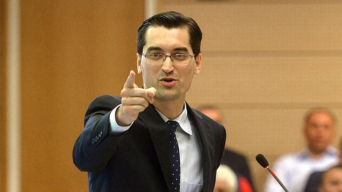 Florin Prunea e categoric: „Răzvan Burleanu are deja în cap o altă soluție de selecționer. Nu îi convine acum să danseze după cum îi va cânta Edi Iordănescu!” EXCLUSIV