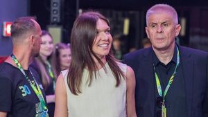 Simona Halep s-a afișat la restaurant alături de bărbatul celebru care i-a readus zâmbetul pe buze! Imagine spectaculoasă surprinsă în Dubai. FOTO