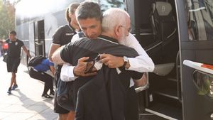 Încep problemele pentru Răzvan Lucescu? Mesajul din lojă după umilința suferită de PAOK: "Aș vrea să mă trezesc cu amnezie, să uit rușinea asta!"

