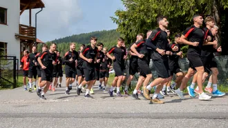 Eduard Pap continuă în prima ligă, cu Csikszereda, după retrogradarea în Liga 3 cu Dumbrăvița. Robert Ilyeș are alți doi jucători în teste, dar și un nou preparator fizic în staff