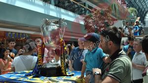 Trofeul prahovenilor! GALERIE FOTO Petrolul a "scos în oraș" Cupa României