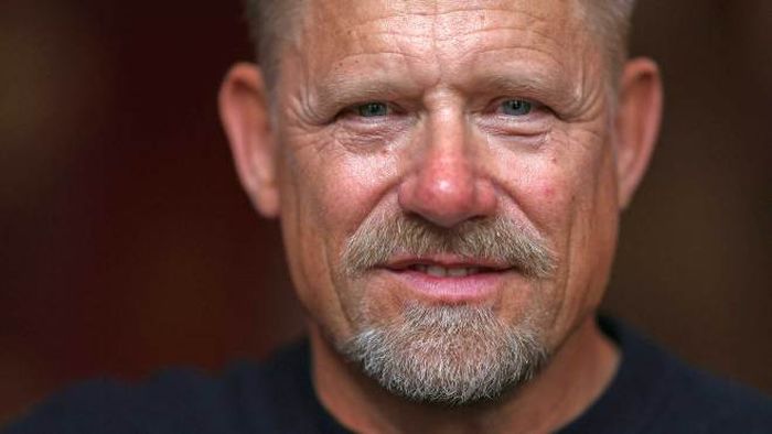 Incredibil! Portarul milionar Peter Schmeichel vinde o cină cu el, în care oferă un autograf și se pozează cu cumpărătorul, pentru 4.500 de lire sterline! „Nu îi mai ajung banii?”