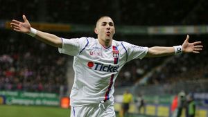 E OFICIAL! **Benzema va semna cu Real! Lyon a acceptat oferta