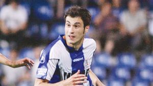 Becali: "Alex, din primăvara vino să dai goluri pentru Steaua!"