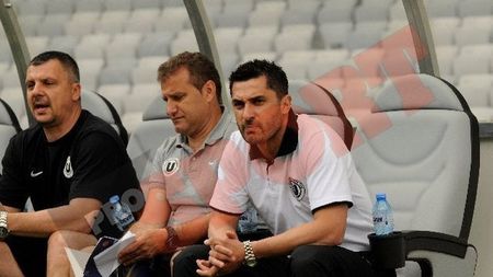 Niculescu dă vina pe Cadu pentru dezastrul din derby:** "A incitat la violență prin acel gest! Ce făcea acolo, le recita poezii?"