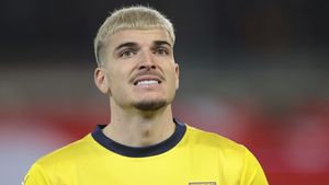 Fanii Parmei, scandalizați de Valentin Mihăilă, după ce l-a felicitat pe Florinel Coman pentru golul din meciul direct! Ce a fost obligat să facă