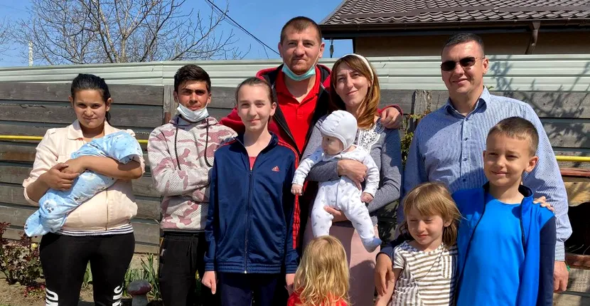 Cătălin Moroşanu a reușit să îi ia o casă lui Sergiu, tânărul care a mers călare la maternitate: 'Am avut la dispoziţie 42.600 de euro'