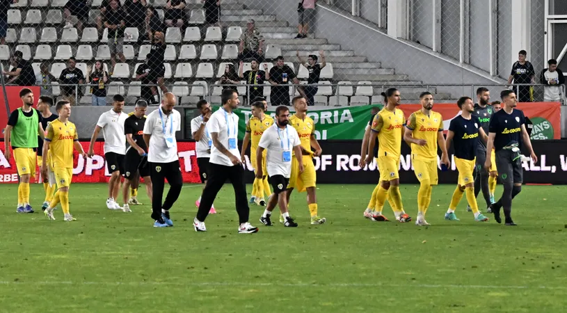 S-a rupt vestiarul „lupilor” după Dinamo București - Petrolul Ploiești 4-1! Scandal între fotbaliștii lui Topal: au țipat unii la alții. Țicu e singurul care a avut tupeu să discute cu liderii galeriei. EXCLUSIV